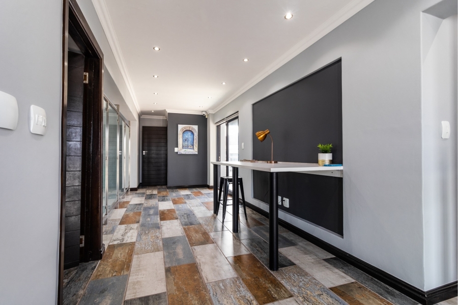 4 Bedroom Property for Sale in Calypso Beach Western Cape